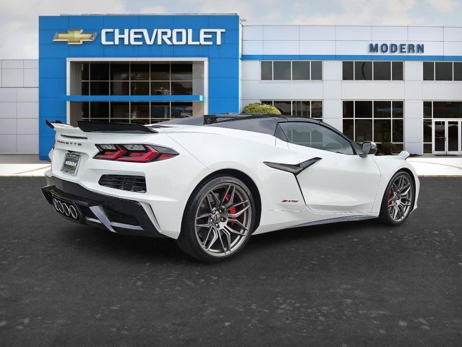Used 2024 Arctic White Chevrolet 1LZ image 5