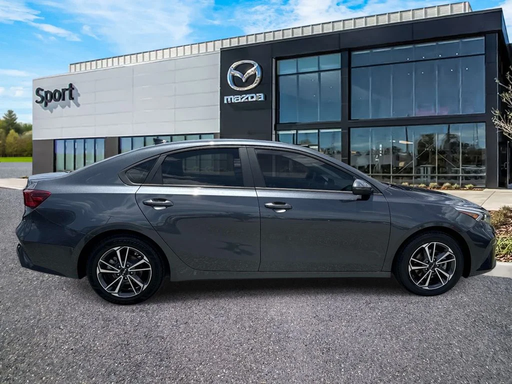 Used 2022 Gray Kia LXS image 2