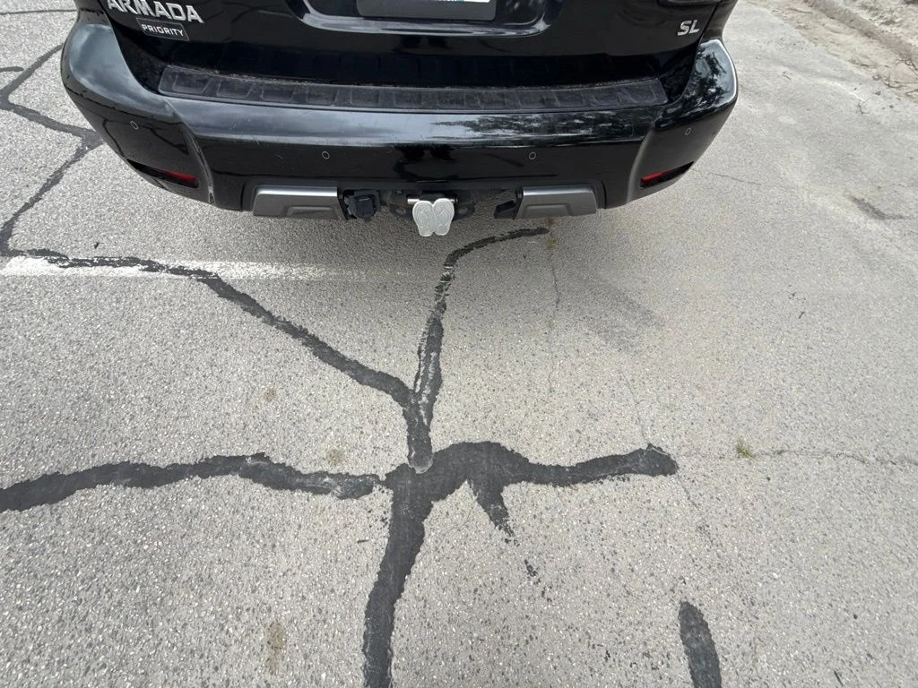 Used 2020 Black Nissan SL image 6