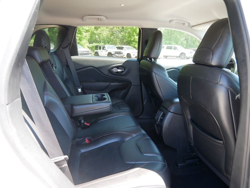 Certified Used 2020 White Jeep Trailhawk image 9