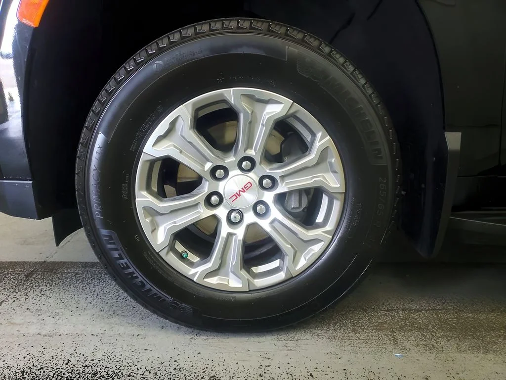 Used 2023 Onyx Black GMC SLE image 16