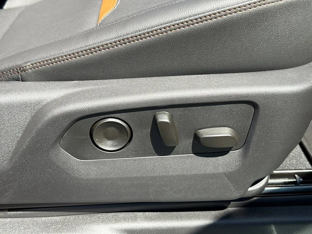 New 2026 Onyx Black GMC AT4 image 41