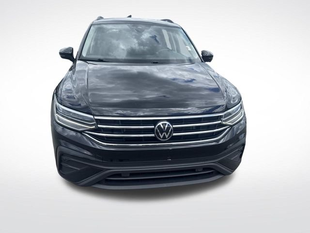 Used 2024 Deep Black Pearl Effect Volkswagen 2.0T S image 9