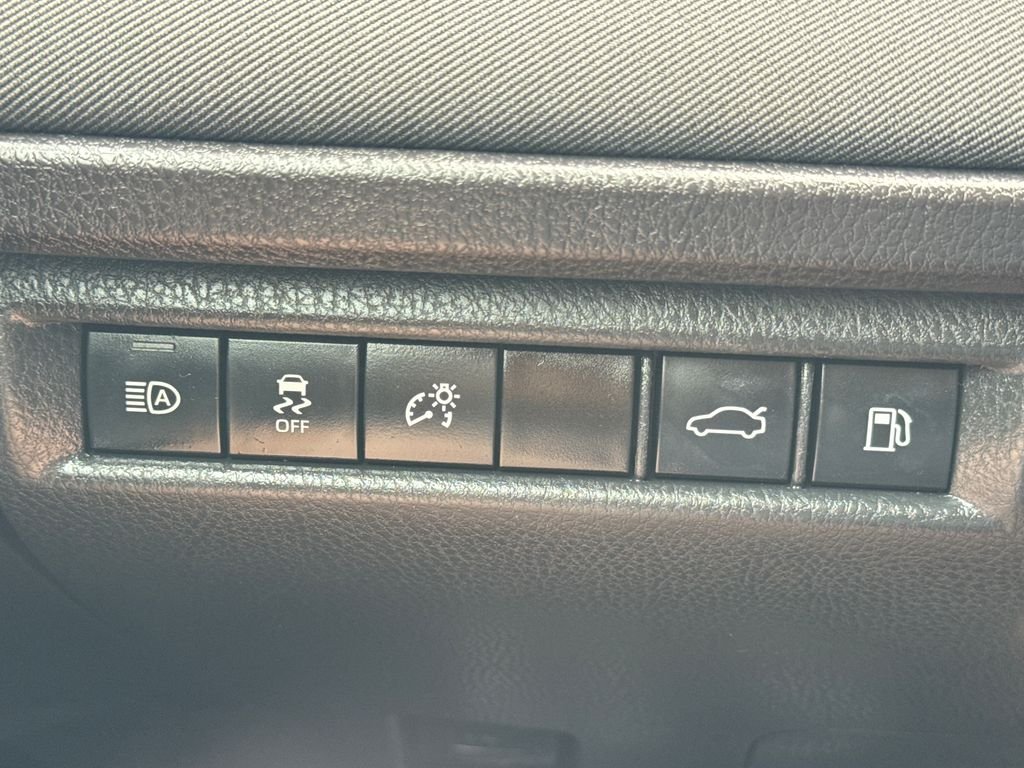 Used 2025 White Toyota LE image 30