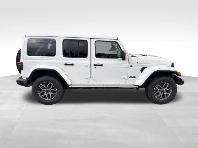 Used 2026 Black Jeep Sahara image 7