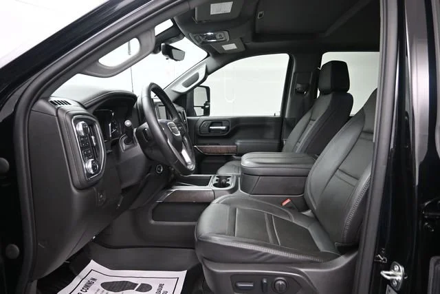 Used 2023 Onyx Black GMC Denali image 10