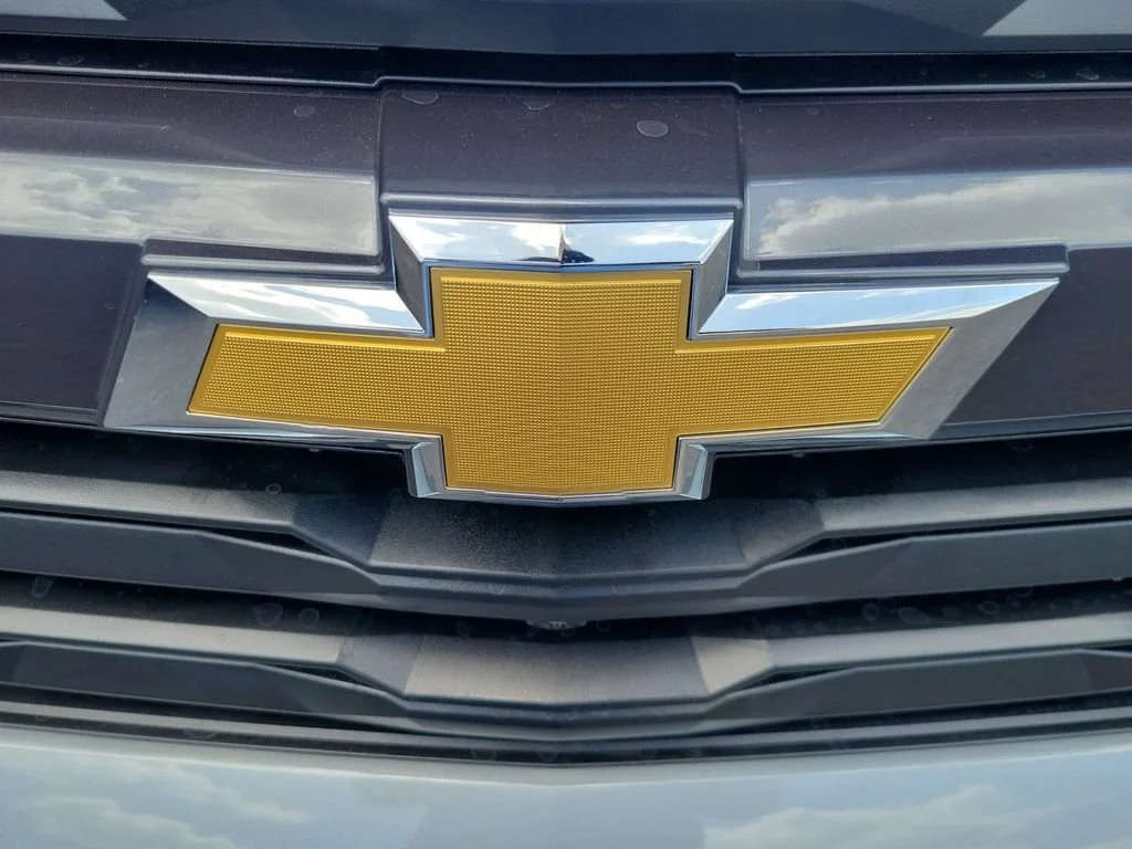 New 2026 Sterling Gray Metallic Chevrolet LT image 31