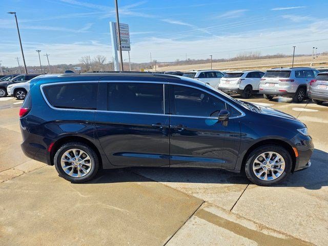 Used 2022 Fathom Blue Pearlcoat Chrysler Touring L image 8