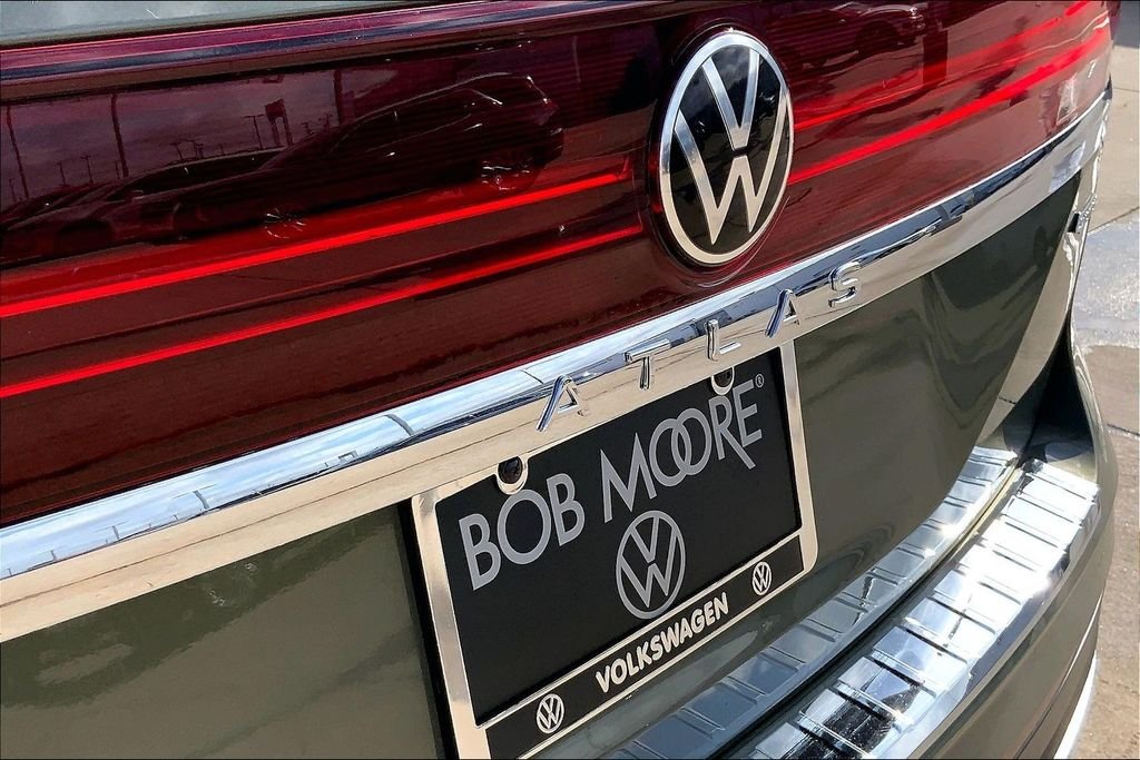New 2026 Green Volkswagen 2.0T SEL image 9