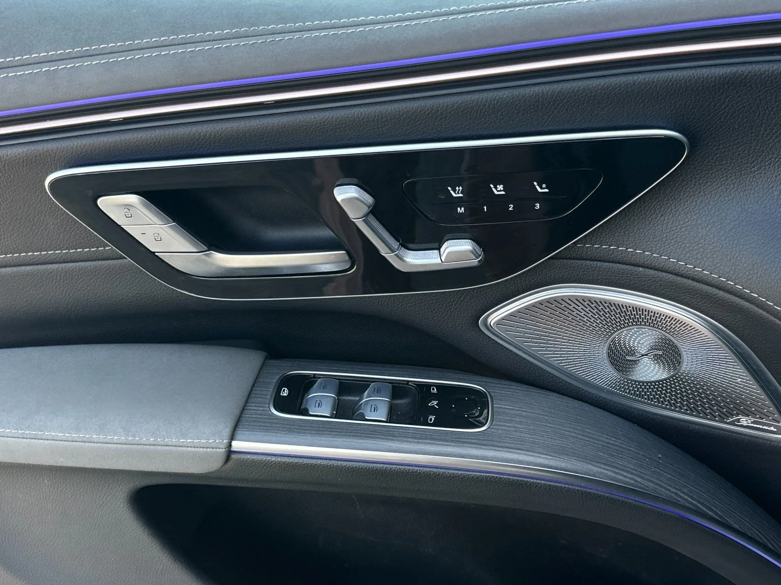Used 2023 Obsidian Black Metallic Mercedes-Benz 580 image 10