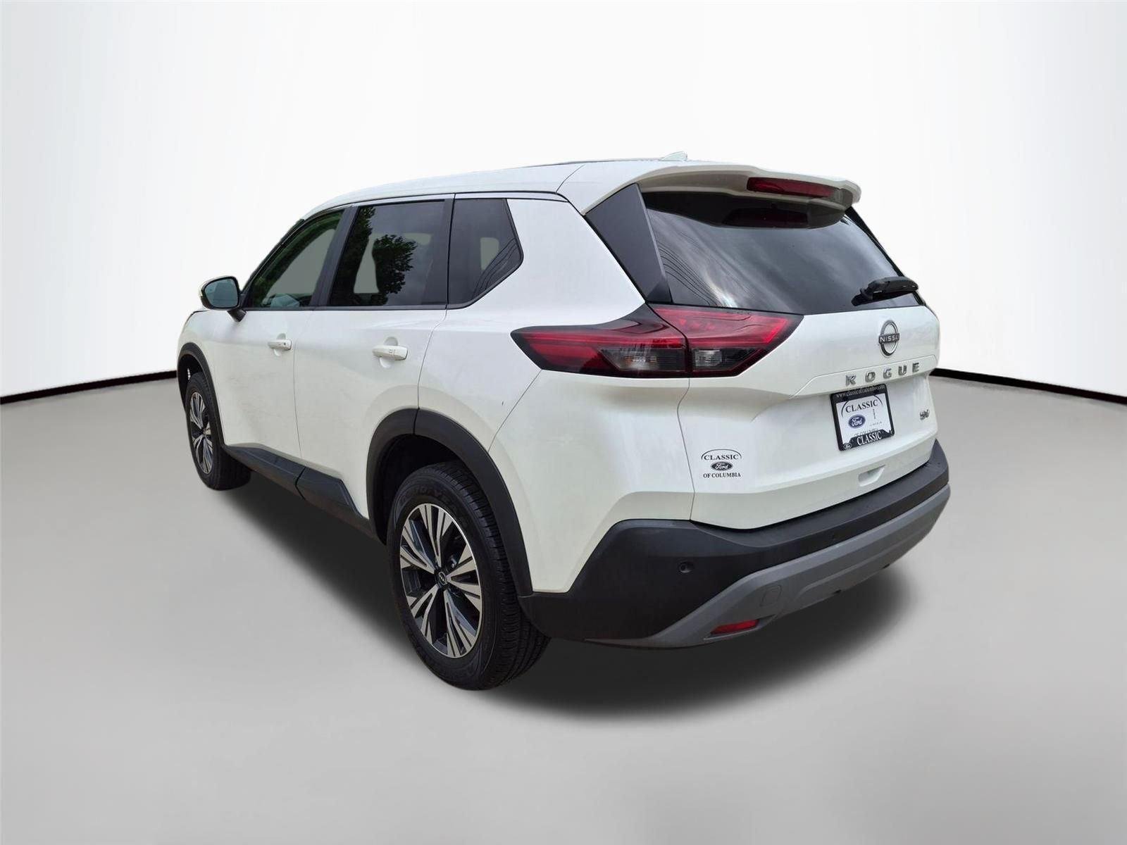 Used 2022 Pearl White Tricoat Nissan SV image 7