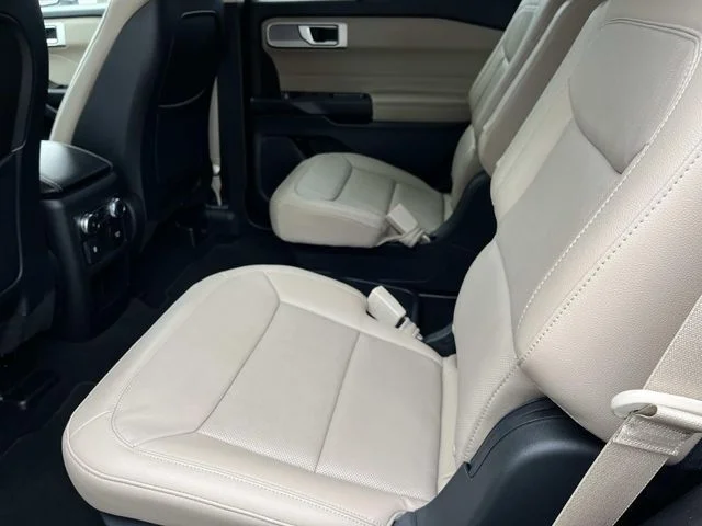 Used 2020 Green Ford Limited image 21