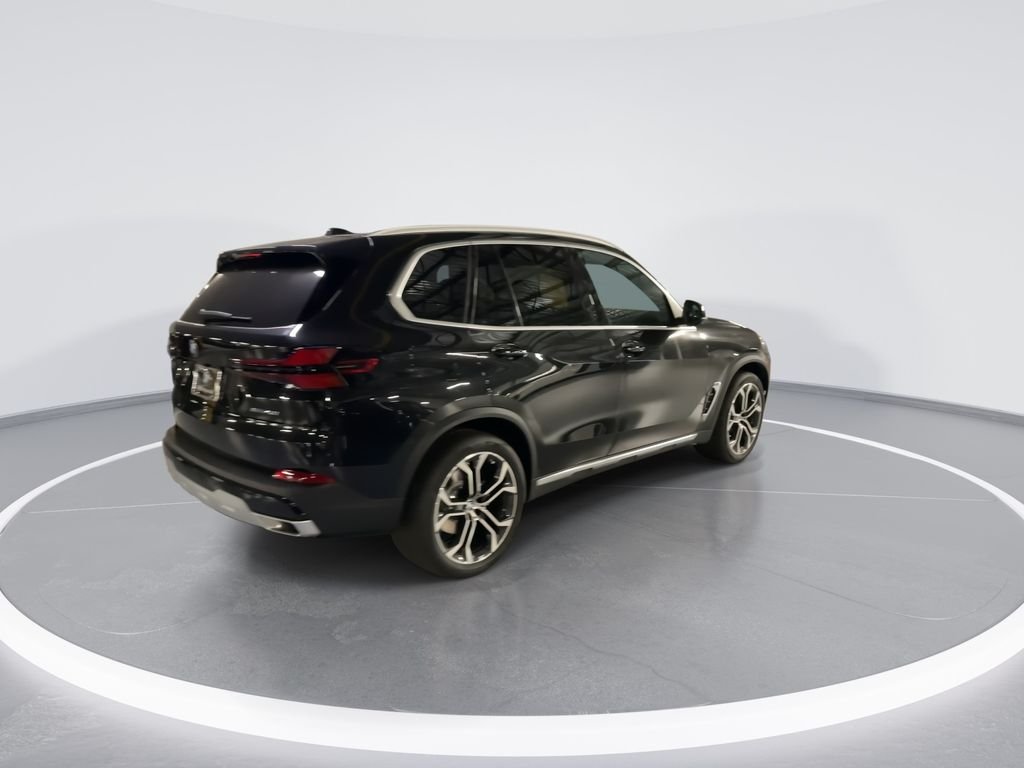 Used 2026 Black Sapphire Metallic BMW xDrive40i image 8