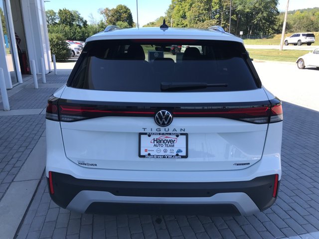 New 2026 Pure White Volkswagen SE image 7