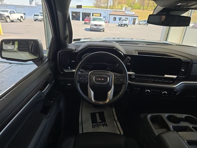 Used 2025 White GMC SLT image 9