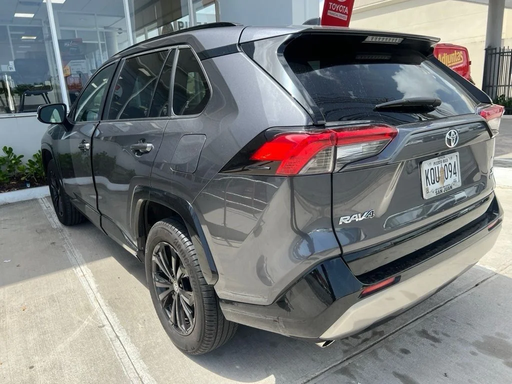 Used 2025  Toyota SE image 2