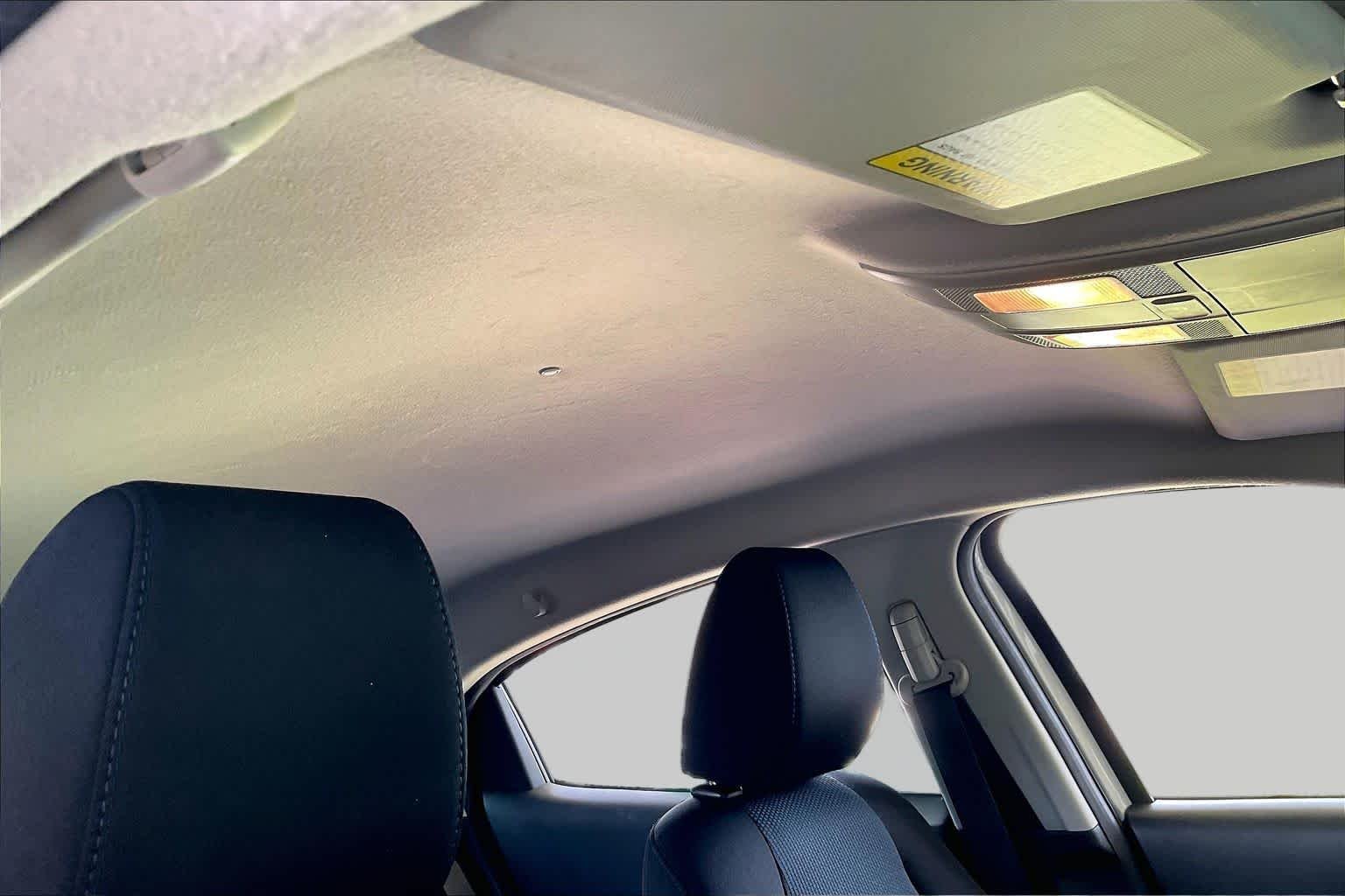 Used 2019 Icicle Toyota LE image 12