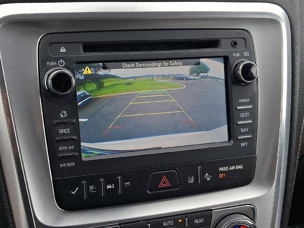 Used 2014 White Diamond Tricoat GMC SLT image 19
