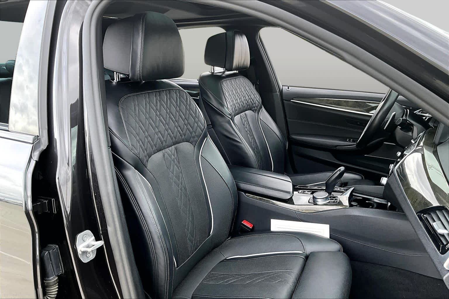 Used 2022 Dark Graphite Metallic BMW 540i image 8