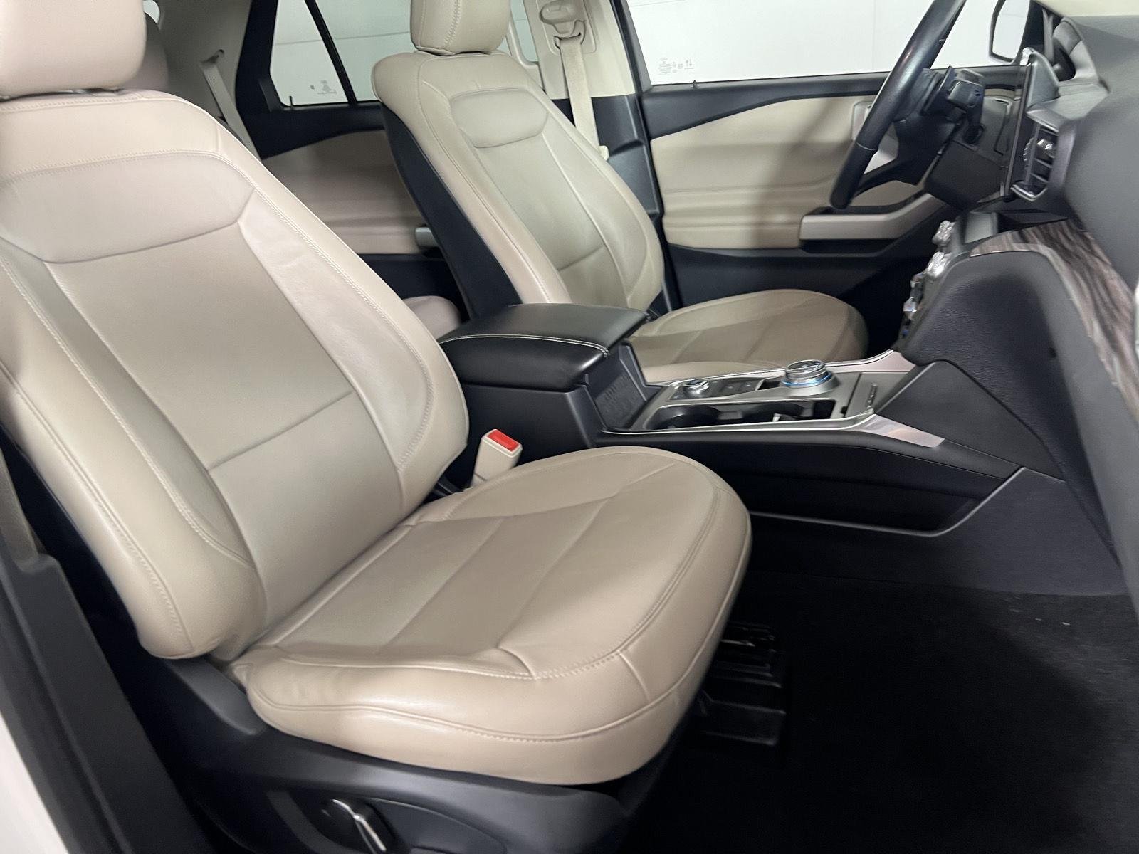 Used 2020 Star White Metallic Tri-Coat Ford Limited image 28