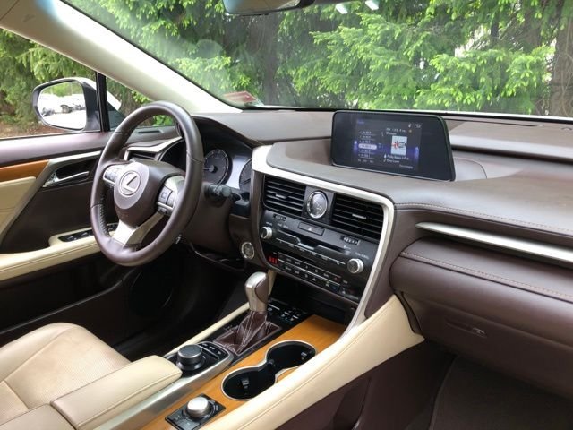 Used 2019 White Lexus 350 image 18