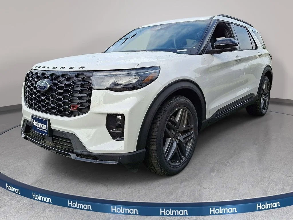 New 2026 Star White Metallic Tri-Coat Ford ST image 1
