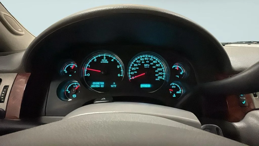 Used 2013 Gray GMC SLT 1500 image 19