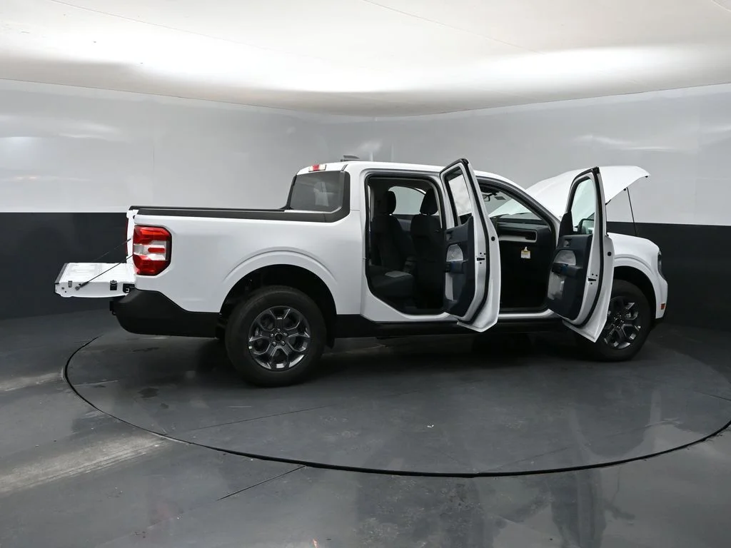 New 2026 White Ford XLT image 39