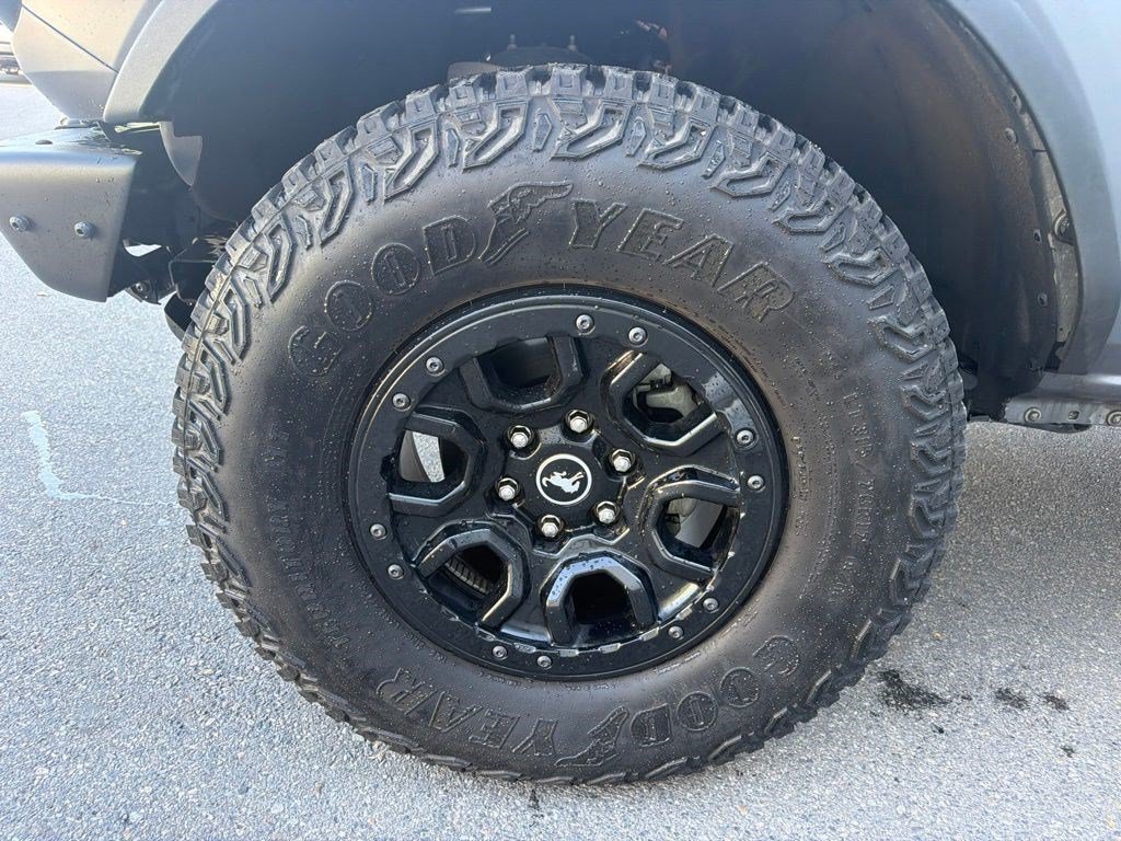 Used 2022 Gray Metallic Ford Wildtrak image 12