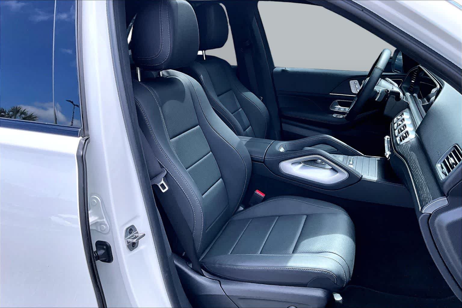 Certified Used 2025 Polar White Mercedes-Benz GLE 450e image 9