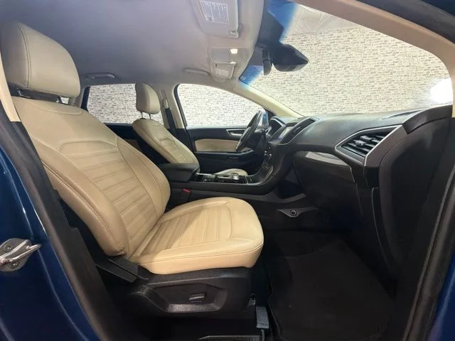 Used 2020 Atlas Blue Metallic Ford SEL image 11