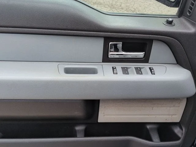 Used 2014 Blue Ford XLT image 24