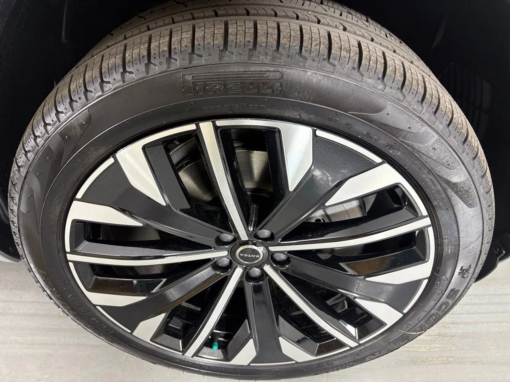 New 2026 Vapour Grey Volvo Ultra image 10