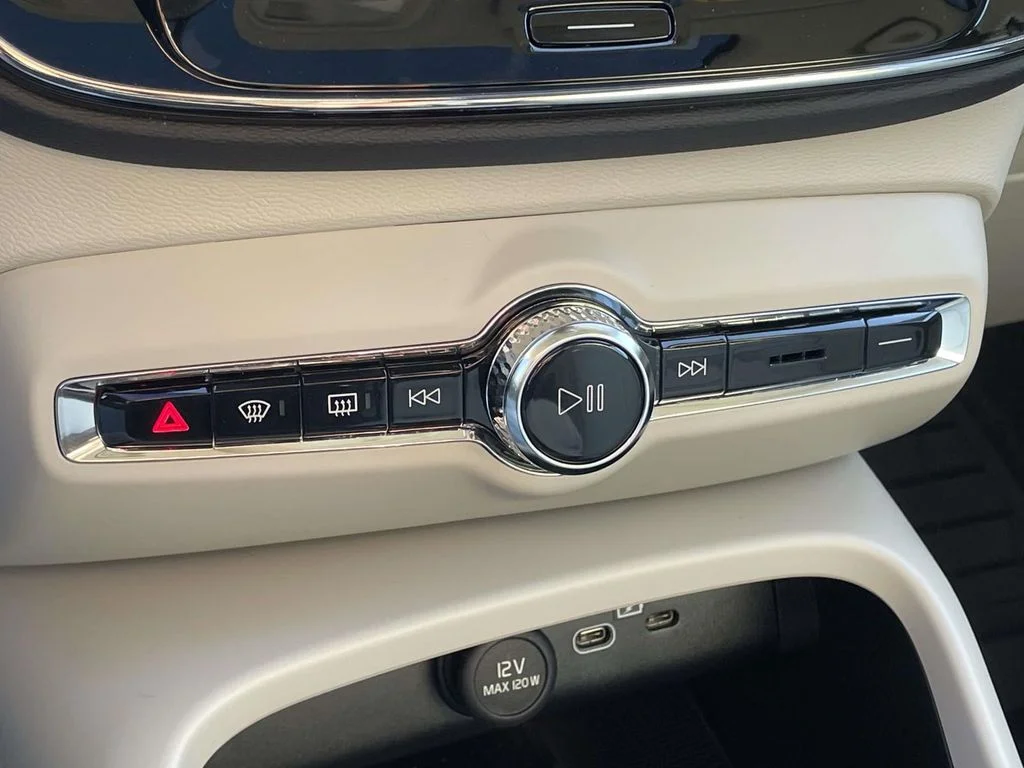 New 2026 Crystal White Volvo Plus image 19