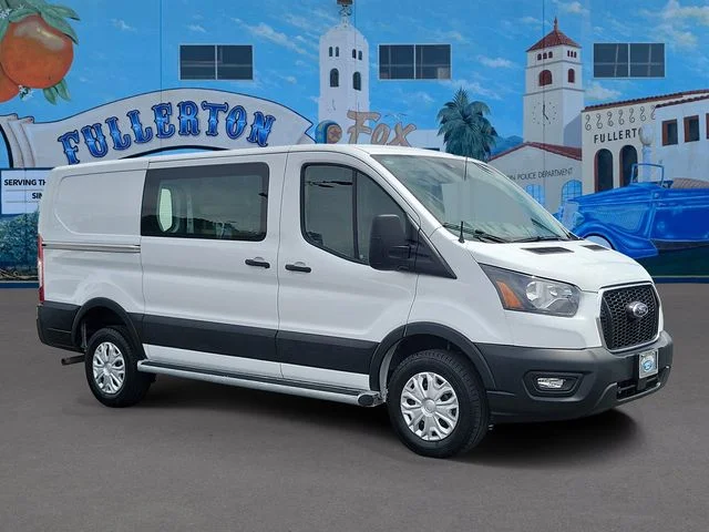 Certified Used 2025 Oxford White Ford Base image 1
