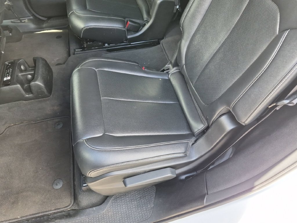Used 2023 White Jeep Limited image 24