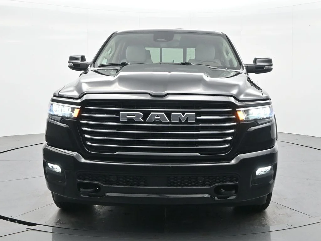 New 2026 Diamond Black Crystal Pearl-Coat Exterior Paint RAM Laramie image 2