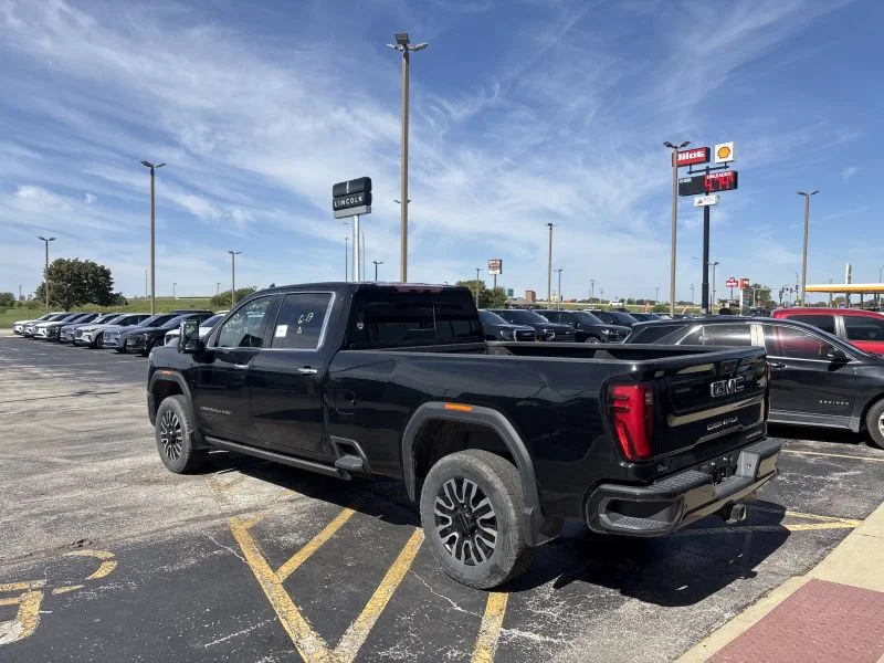 Used 2024 Onyx Black GMC Denali Ultimate image 3