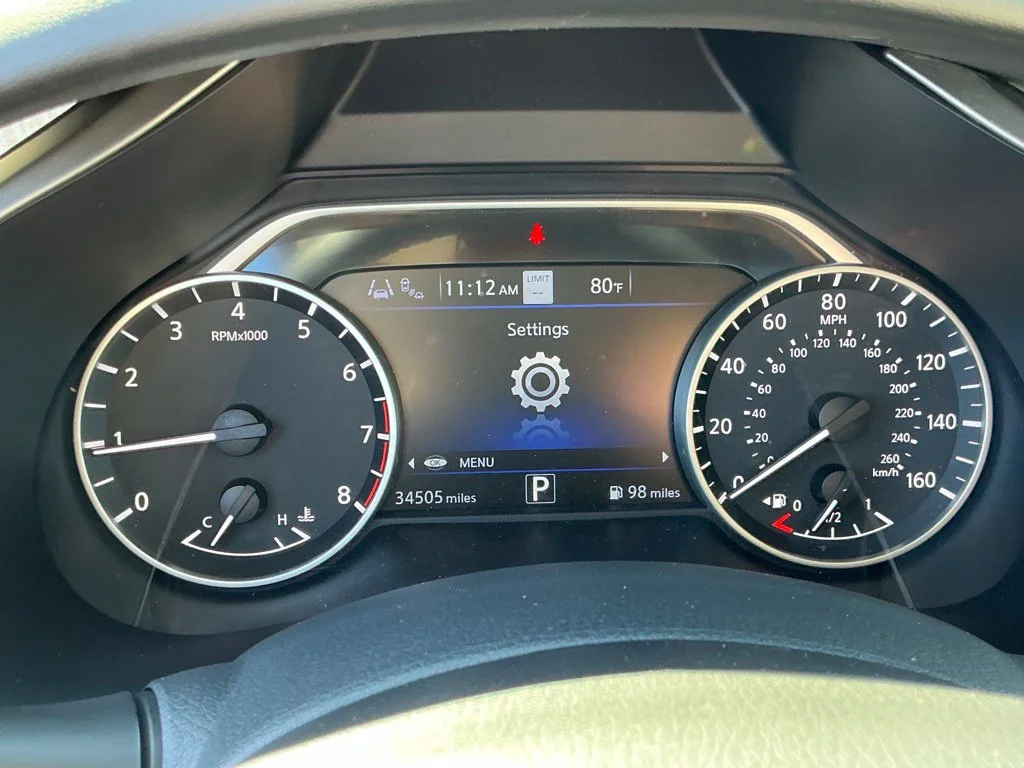 Used 2022 White Nissan SL image 35