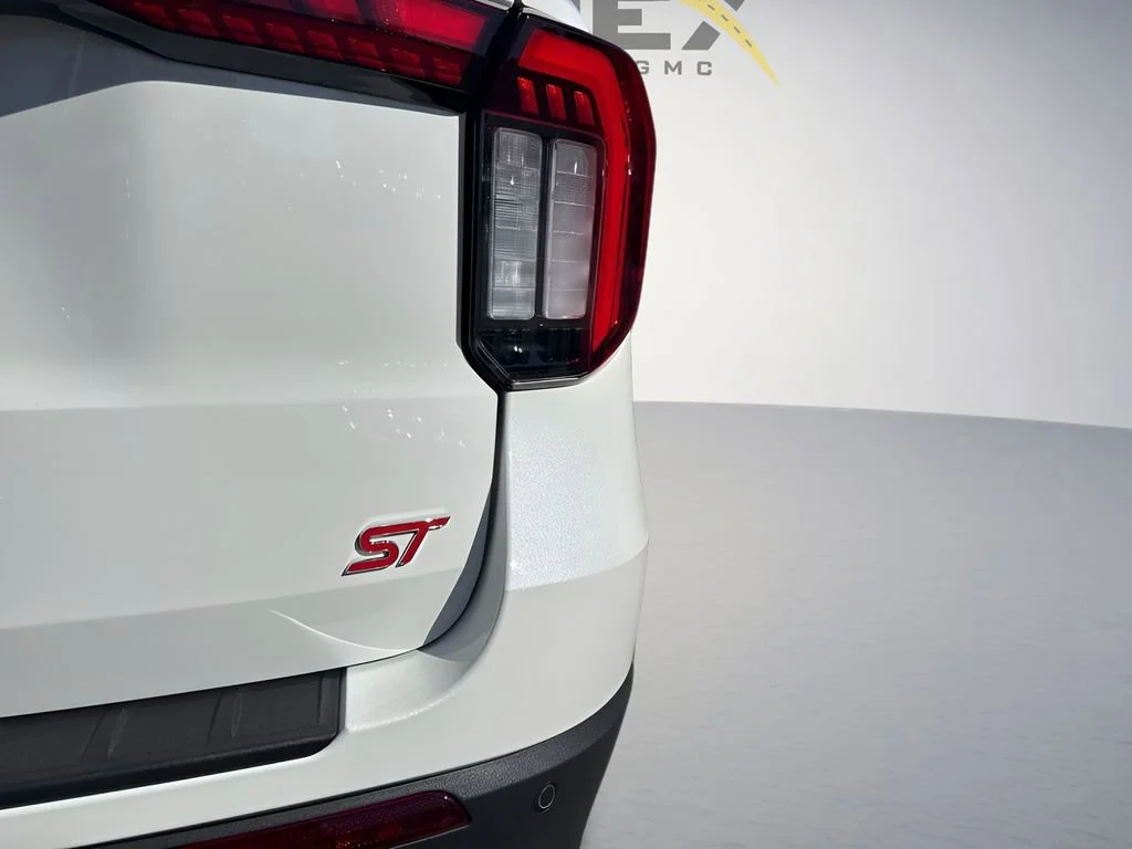 Used 2025  Ford ST image 36