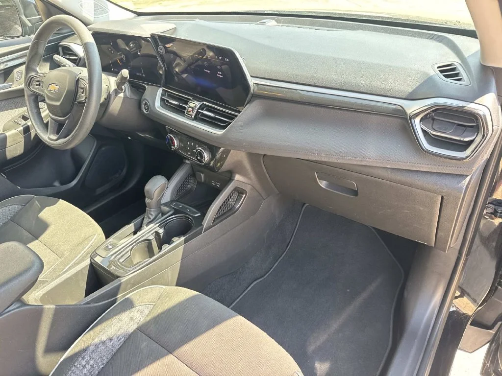 Used 2025 Black Chevrolet LT image 21