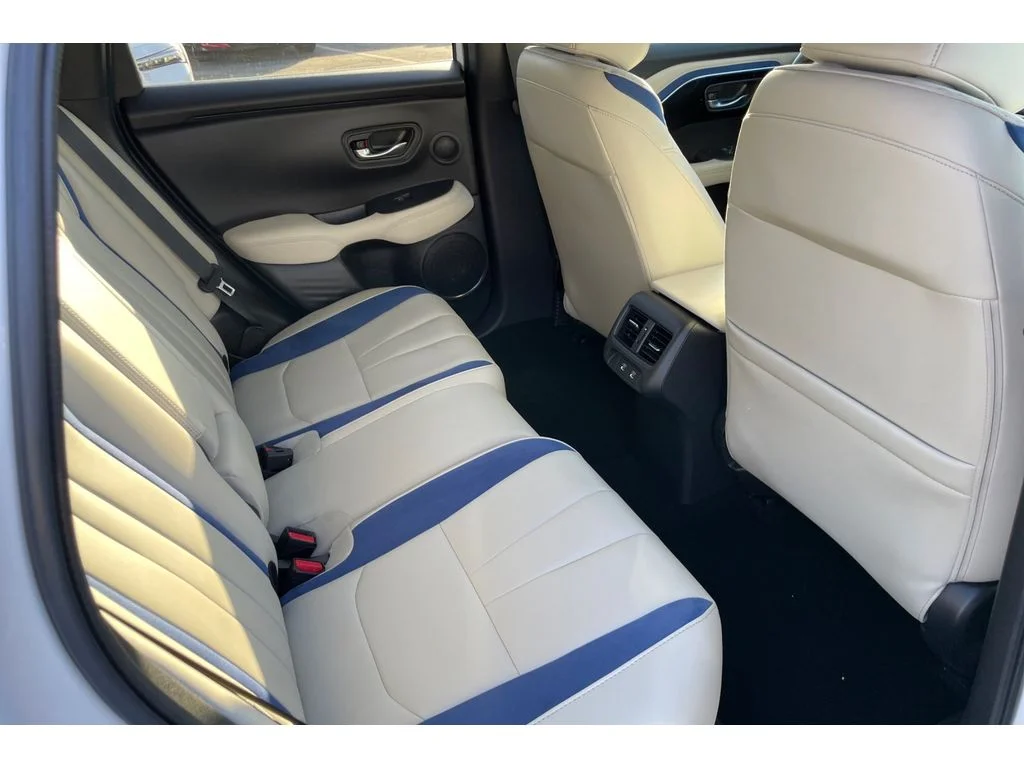 Used 2025 PLATINUM WHITE Acura w/A-Spec Package image 17
