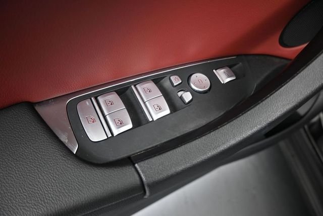 Used 2024 Black BMW xDrive30i image 13