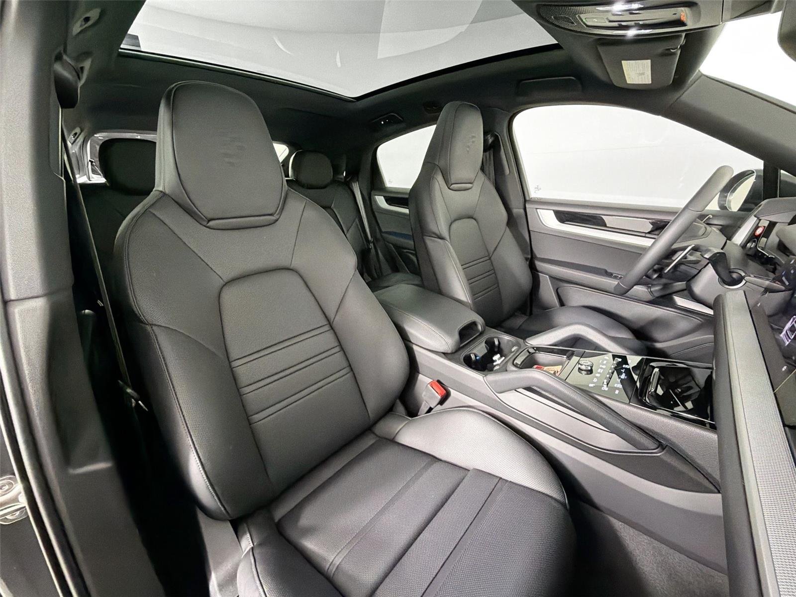 New 2025 Quartzite Grey Metallic Porsche Coupe image 28