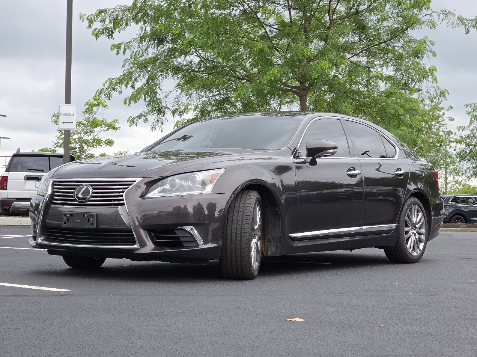 Used 2015 Pearl Lexus 460 image 19