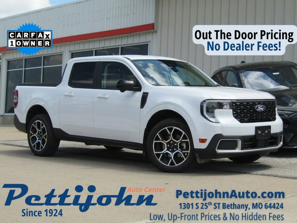 Used 2025 White Ford Lariat image 1