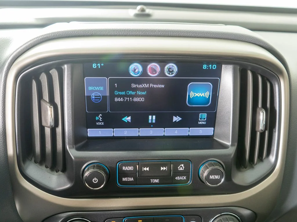 Used 2015 White Chevrolet Z71 image 18