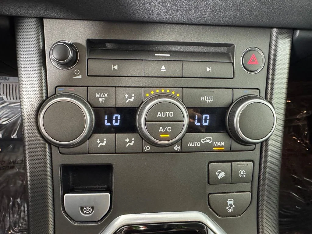 Used 2019 Narvik Black Land Rover SE image 14
