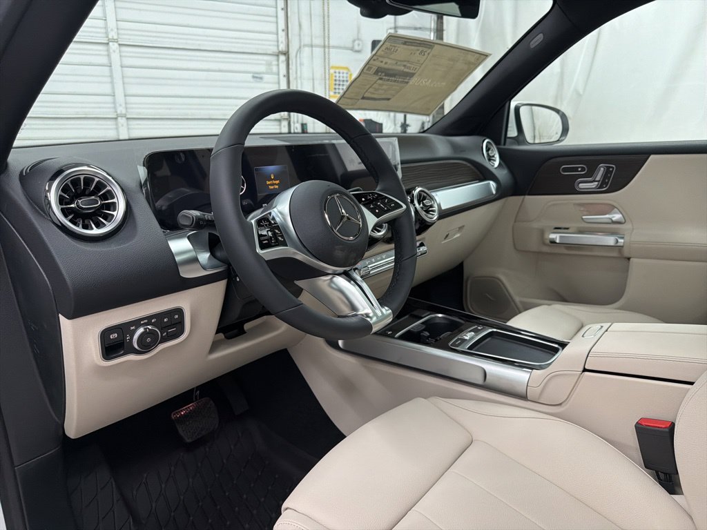Used 2026 White Mercedes-Benz GLB 250 image 12