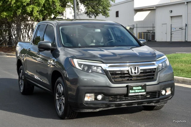 Used 2019 Forest Mist Metallic Honda RTL-T image 2